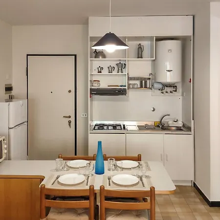 2 Bedroom Lovely In