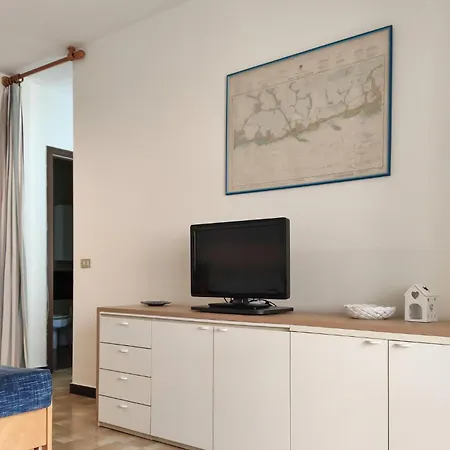 2 Bedroom Lovely In *