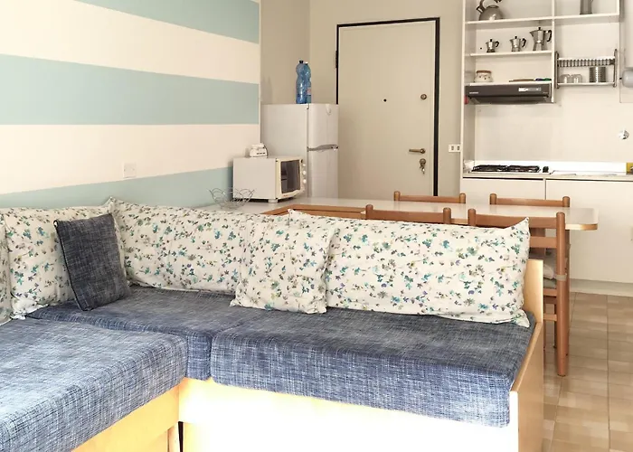2 Bedroom Lovely In Apartamento Lavagna