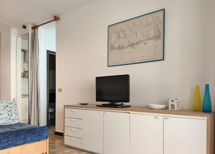 2 Bedroom Lovely In *