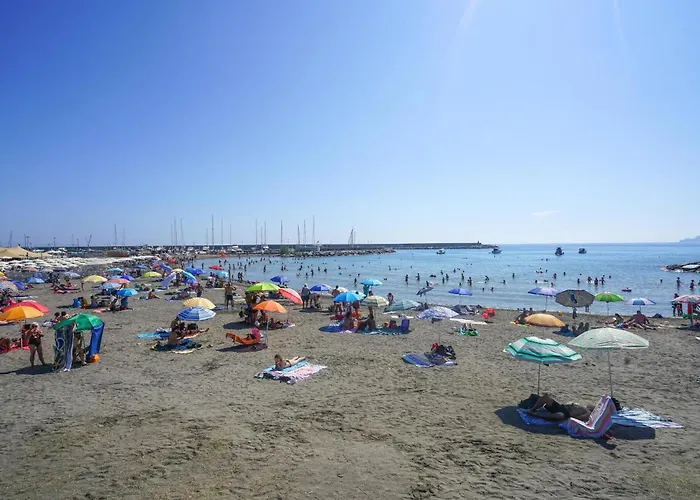 2 Bedroom Lovely In Apartamento Lavagna
