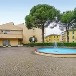 2 Bedroom Lovely In Apartamento