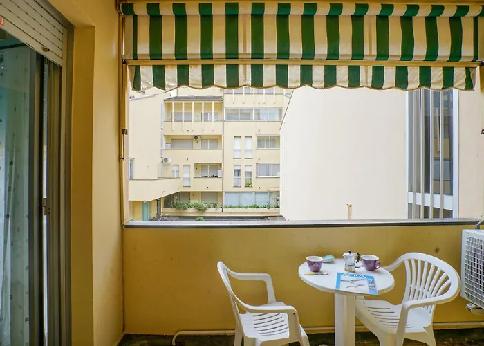 2 Bedroom Lovely In *